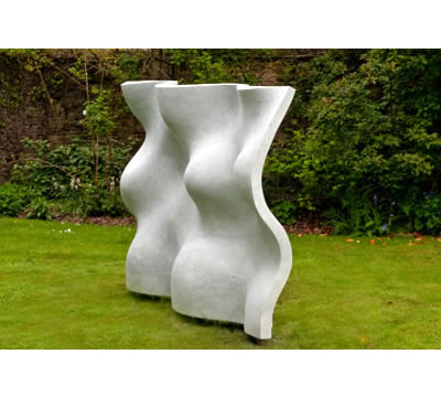 Yen – desire (Old English), 2012, by William Peers, photo: Pooch Purtill. Italian marble, W 262 cm, H 170 cm, D 44 cm. Base: steel – subsoil