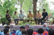 Farmers discussing strategic and policy issues at a Field School in rural Thailand Photograph Courte