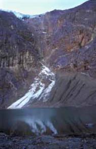 Glacier in Cordillera Blanca, Peruvian Andes in 2002, Photograph: Mark Lynas/Still Pictures