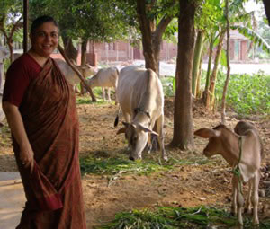 Dr Shiva at Bija Vidyapeeth. Image © www.vandanashiva.com