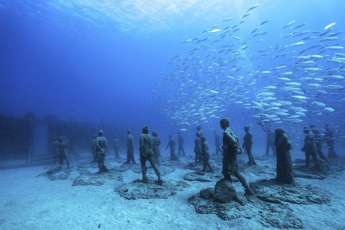 Sculpture and photography by Jason deCaires Taylor www.underwatersculpture.com