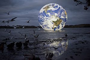 Floating Earth by Luke Jerram Photo: @photographicleigh
